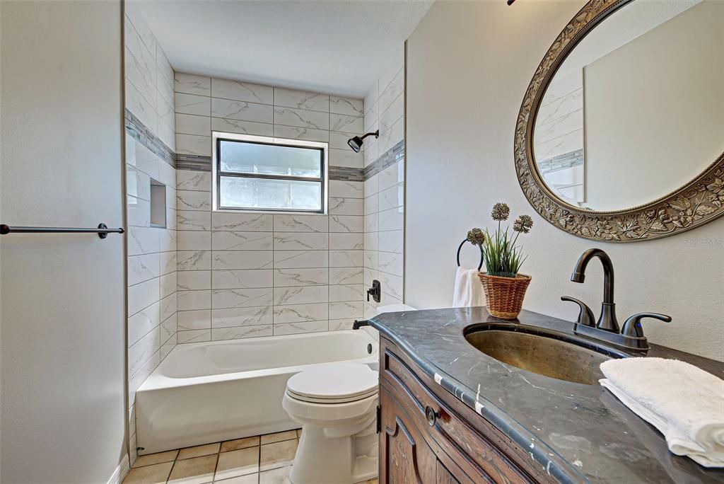 На продажу: $764,900 (3 спален, 3 ванн, 1884 Квадратных фут)