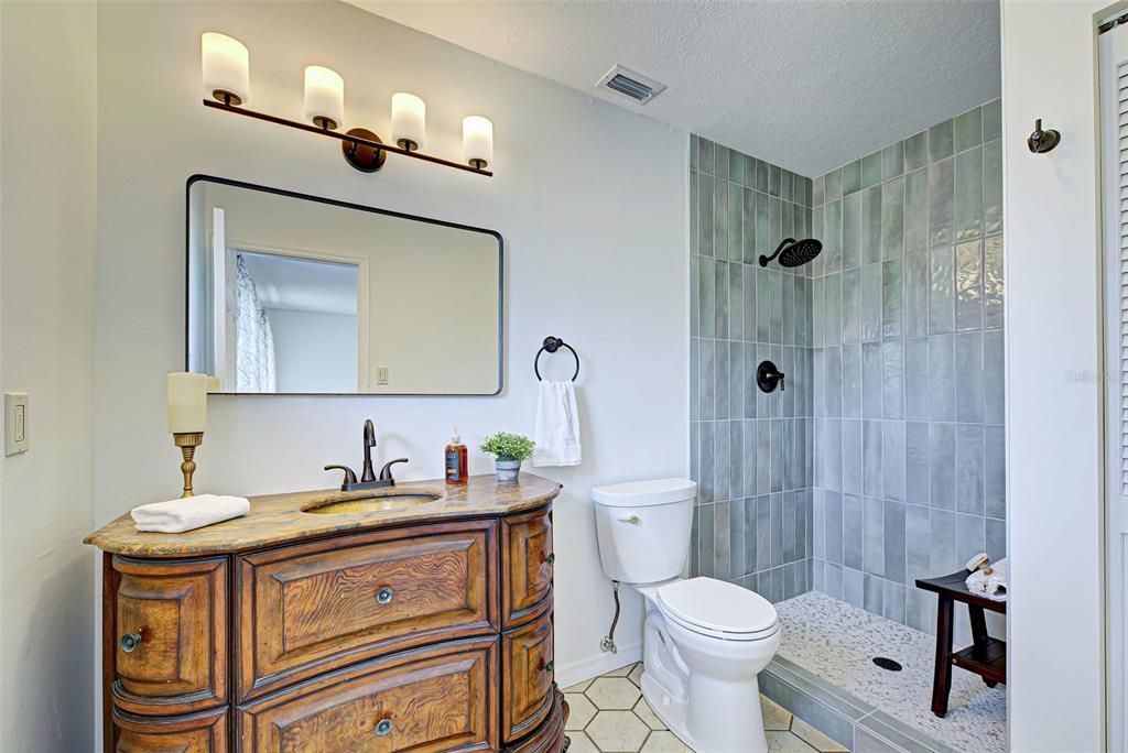 На продажу: $764,900 (3 спален, 3 ванн, 1884 Квадратных фут)