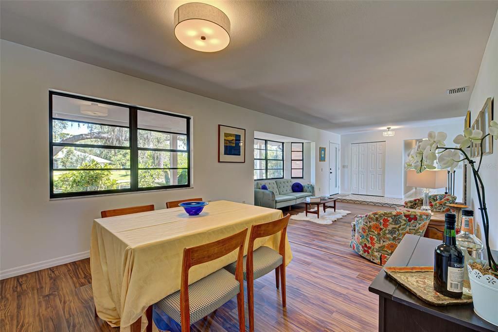 На продажу: $764,900 (3 спален, 3 ванн, 1884 Квадратных фут)