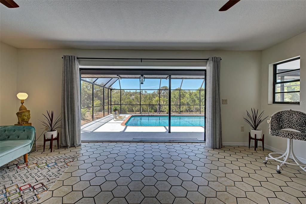 На продажу: $764,900 (3 спален, 3 ванн, 1884 Квадратных фут)