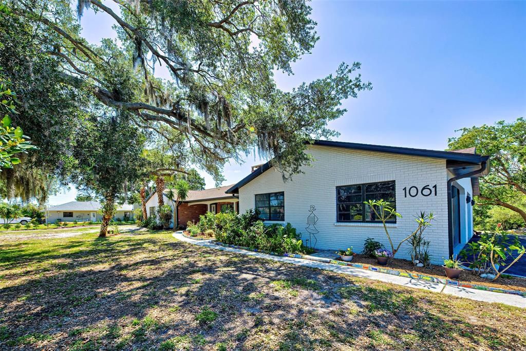 На продажу: $764,900 (3 спален, 3 ванн, 1884 Квадратных фут)