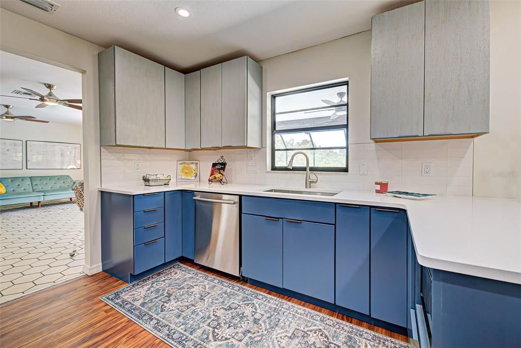 На продажу: $764,900 (3 спален, 3 ванн, 1884 Квадратных фут)