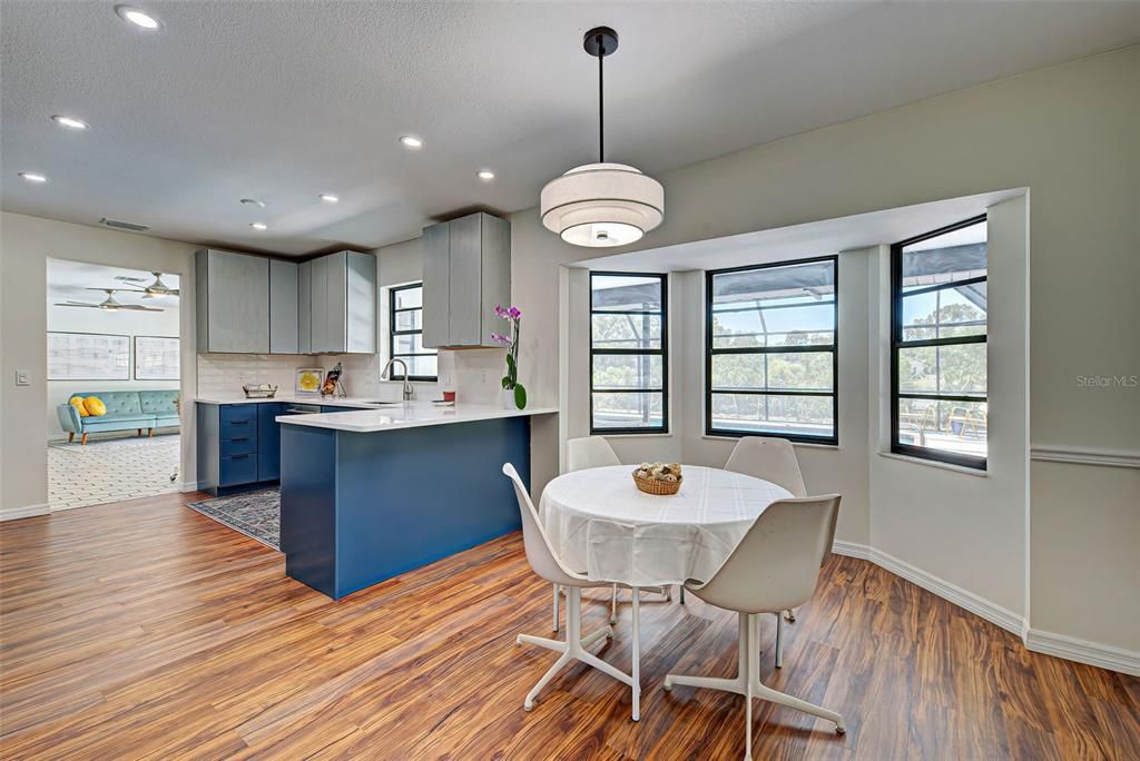 На продажу: $764,900 (3 спален, 3 ванн, 1884 Квадратных фут)