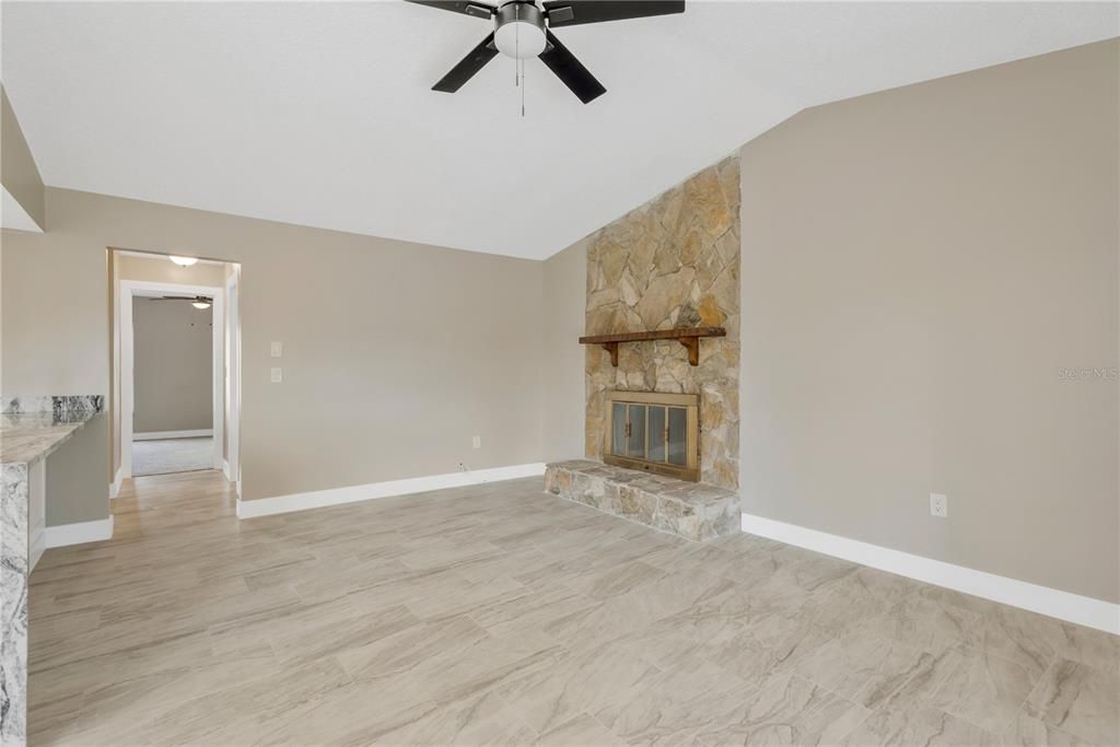 For Sale: $449,000 (2 beds, 2 baths, 1613 Square Feet)