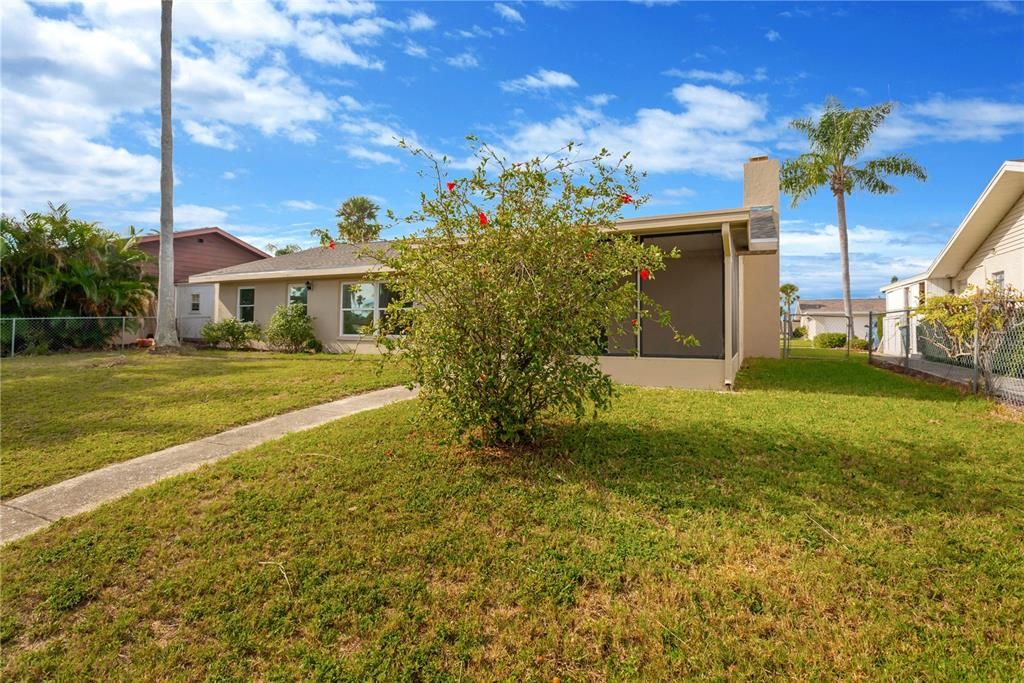 For Sale: $449,000 (2 beds, 2 baths, 1613 Square Feet)