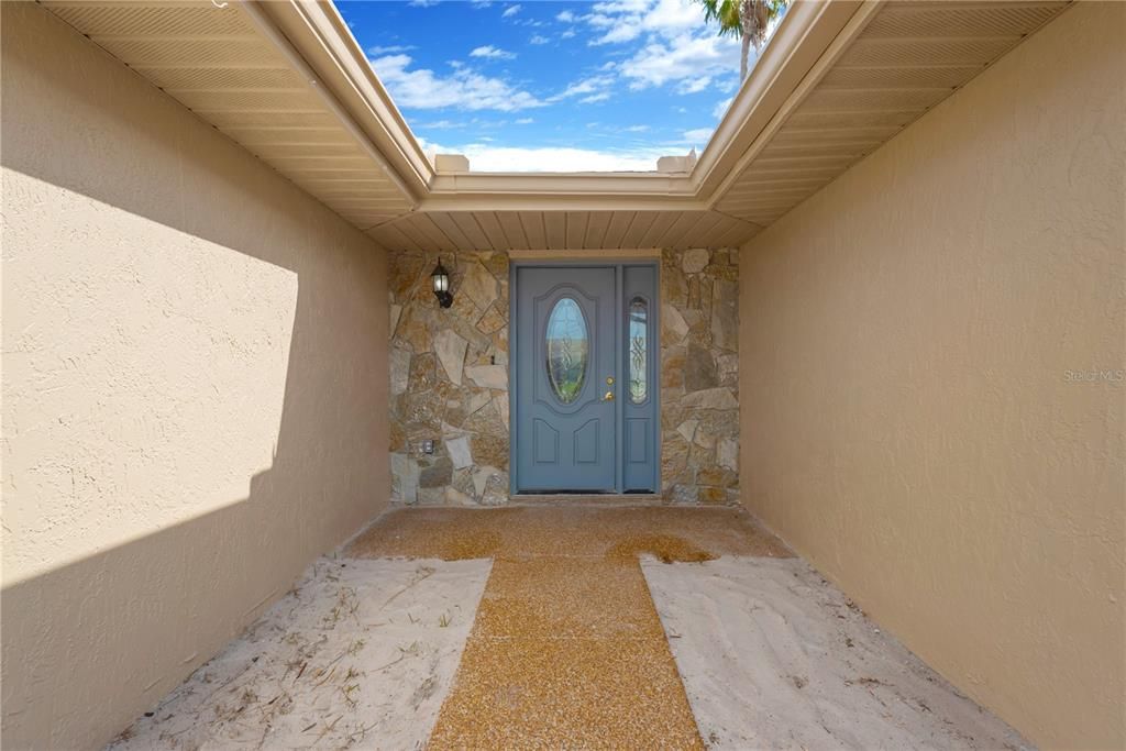 For Sale: $449,000 (2 beds, 2 baths, 1613 Square Feet)