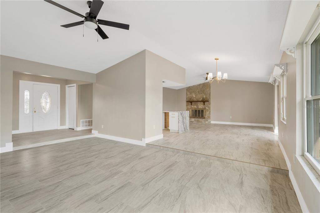 For Sale: $449,000 (2 beds, 2 baths, 1613 Square Feet)