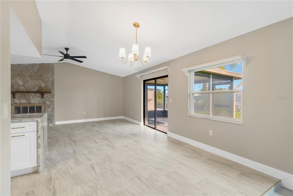 For Sale: $449,000 (2 beds, 2 baths, 1613 Square Feet)