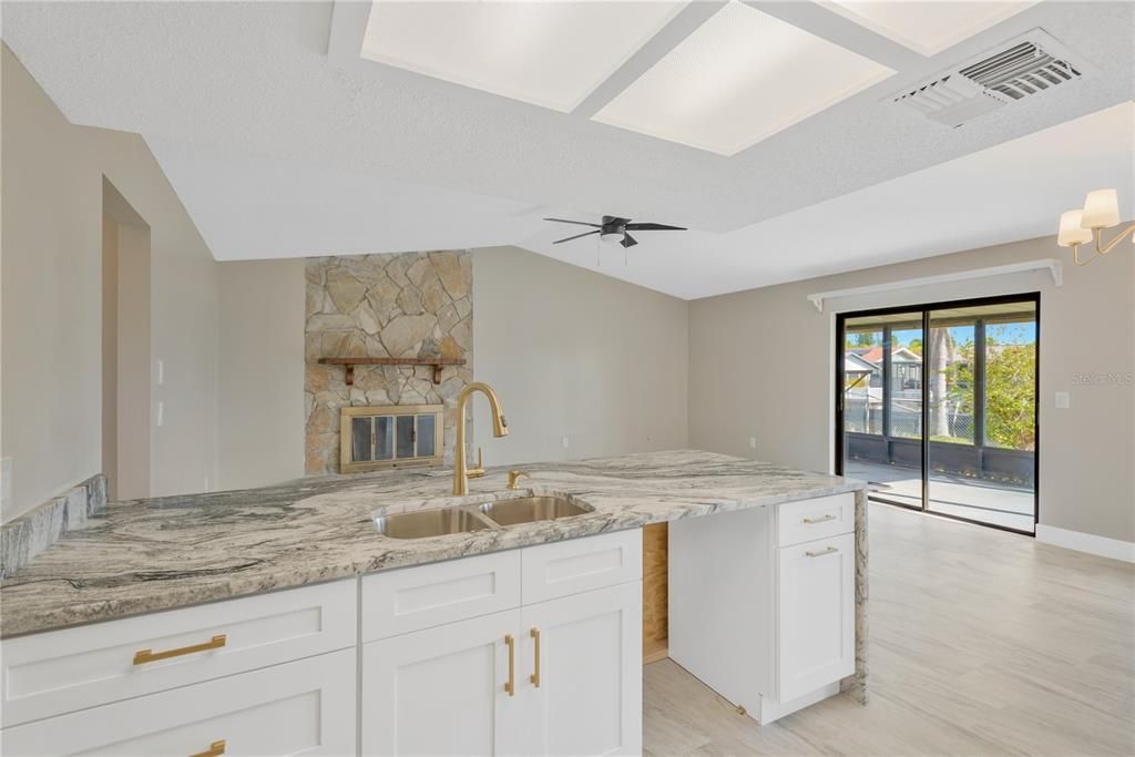 For Sale: $449,000 (2 beds, 2 baths, 1613 Square Feet)