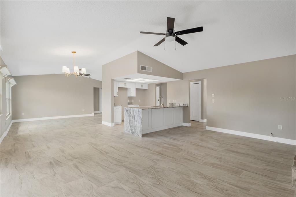 For Sale: $449,000 (2 beds, 2 baths, 1613 Square Feet)