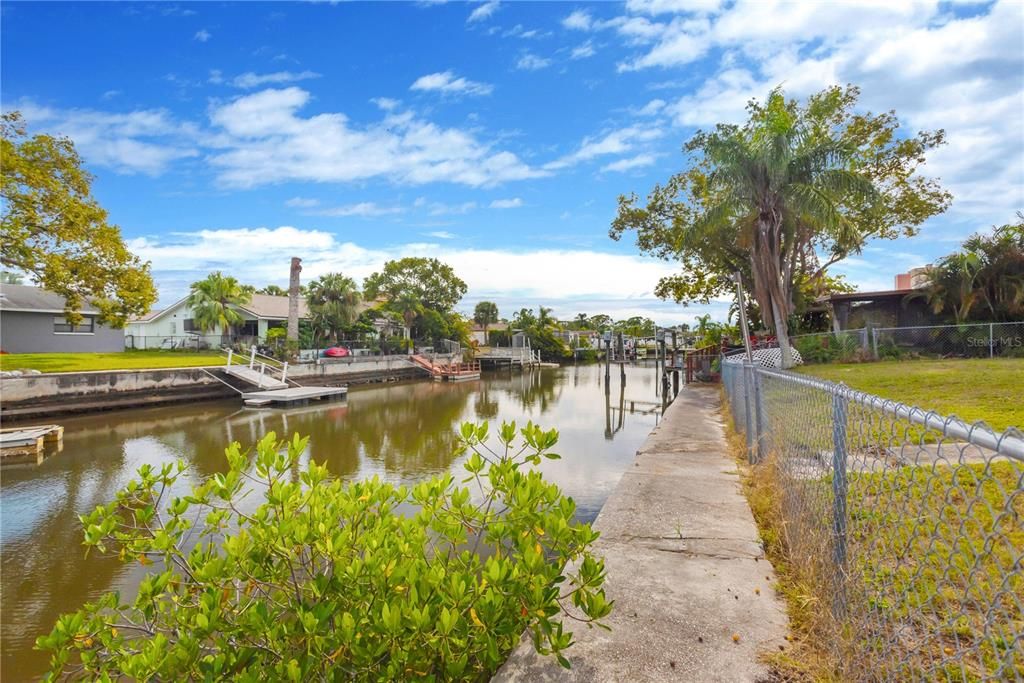 For Sale: $449,000 (2 beds, 2 baths, 1613 Square Feet)