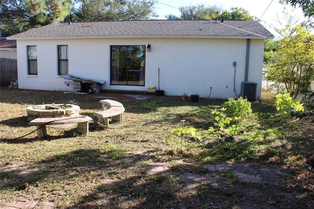 For Sale: $389,000 (3 beds, 2 baths, 1596 Square Feet)