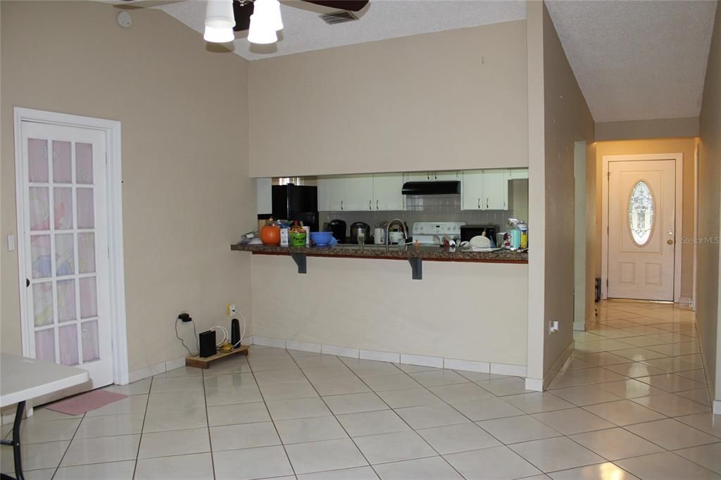 For Sale: $389,000 (3 beds, 2 baths, 1596 Square Feet)