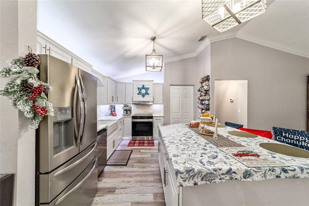 На продажу: $1,125,000 (3 спален, 2 ванн, 2636 Квадратных фут)