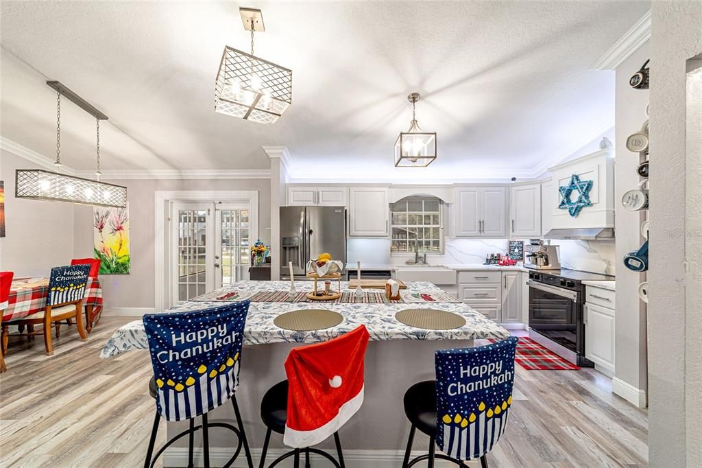 На продажу: $1,125,000 (3 спален, 2 ванн, 2636 Квадратных фут)