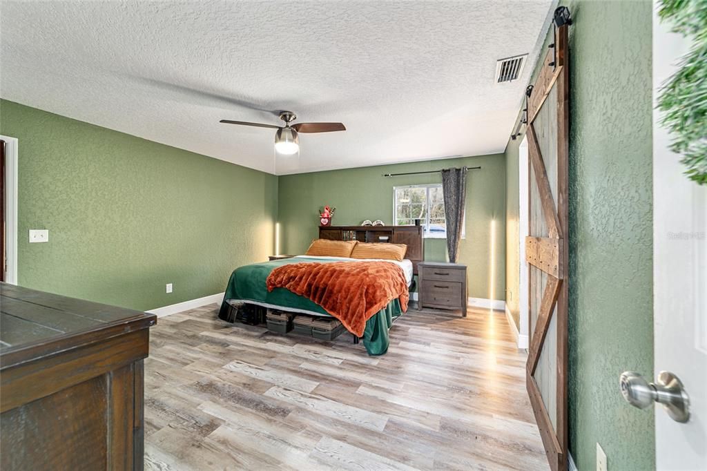 На продажу: $1,125,000 (3 спален, 2 ванн, 2636 Квадратных фут)