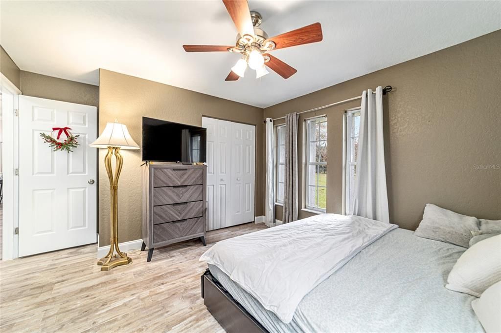 На продажу: $1,125,000 (3 спален, 2 ванн, 2636 Квадратных фут)