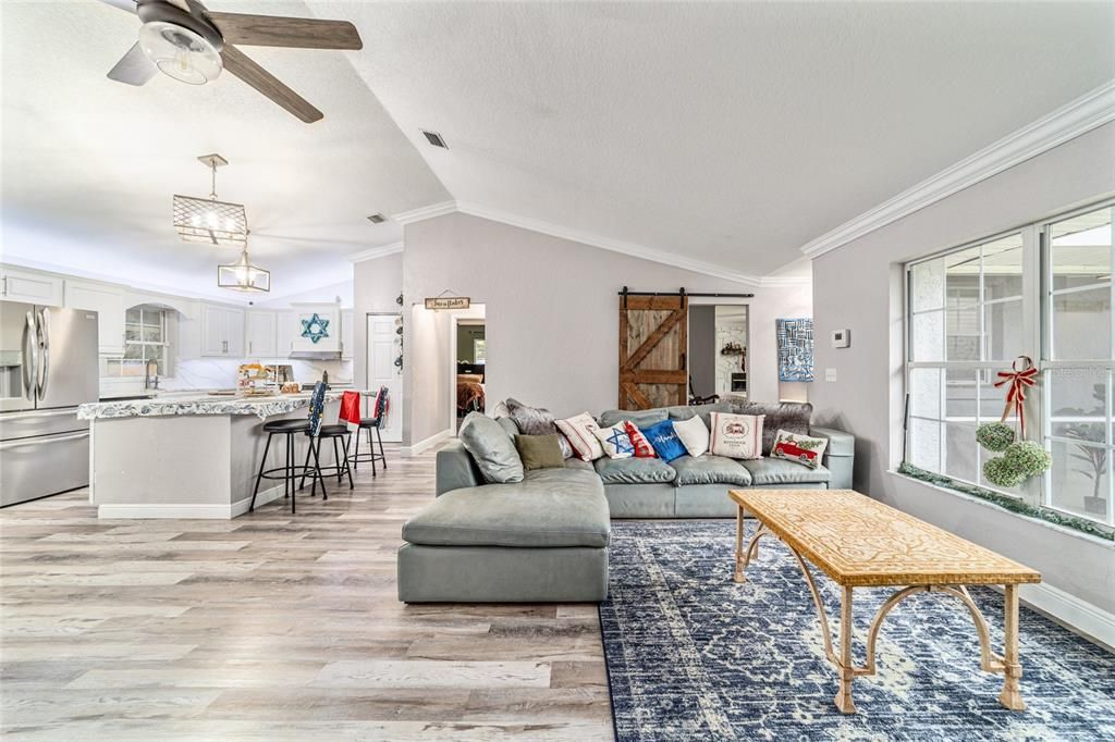 На продажу: $1,125,000 (3 спален, 2 ванн, 2636 Квадратных фут)