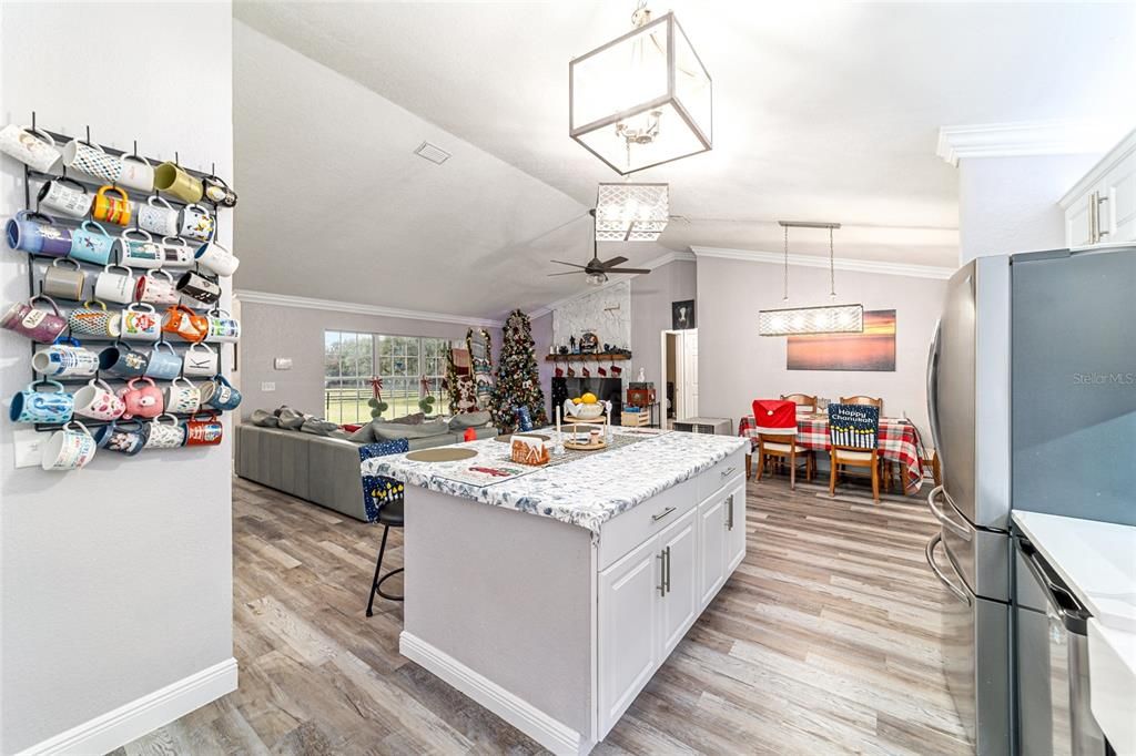 На продажу: $1,125,000 (3 спален, 2 ванн, 2636 Квадратных фут)