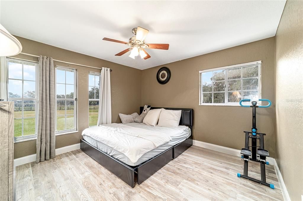 На продажу: $1,125,000 (3 спален, 2 ванн, 2636 Квадратных фут)