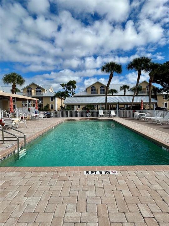 待售: $189,999 (2 贝兹, 2 浴室, 1230 平方英尺)