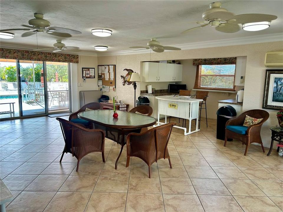 待售: $189,999 (2 贝兹, 2 浴室, 1230 平方英尺)