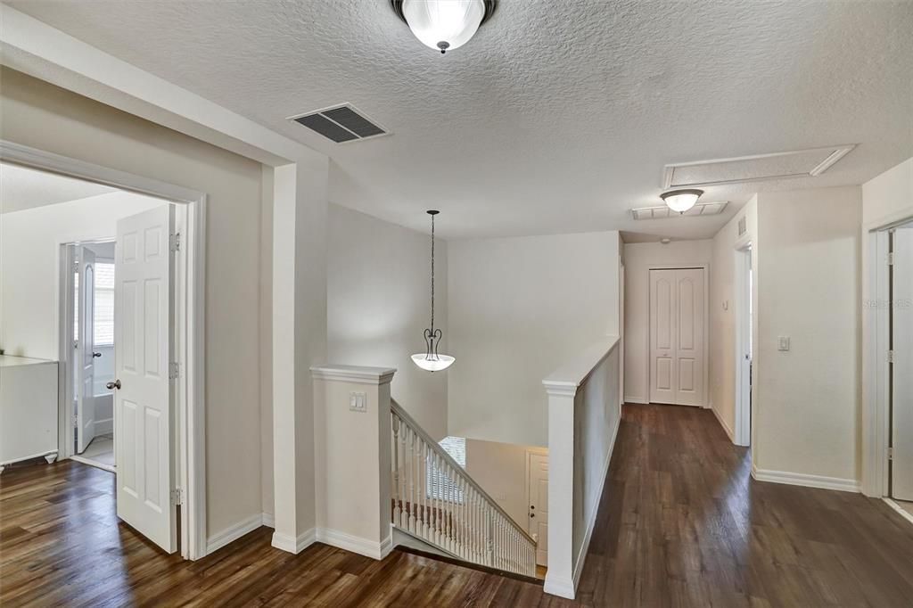 待售: $450,000 (4 贝兹, 2 浴室, 2721 平方英尺)