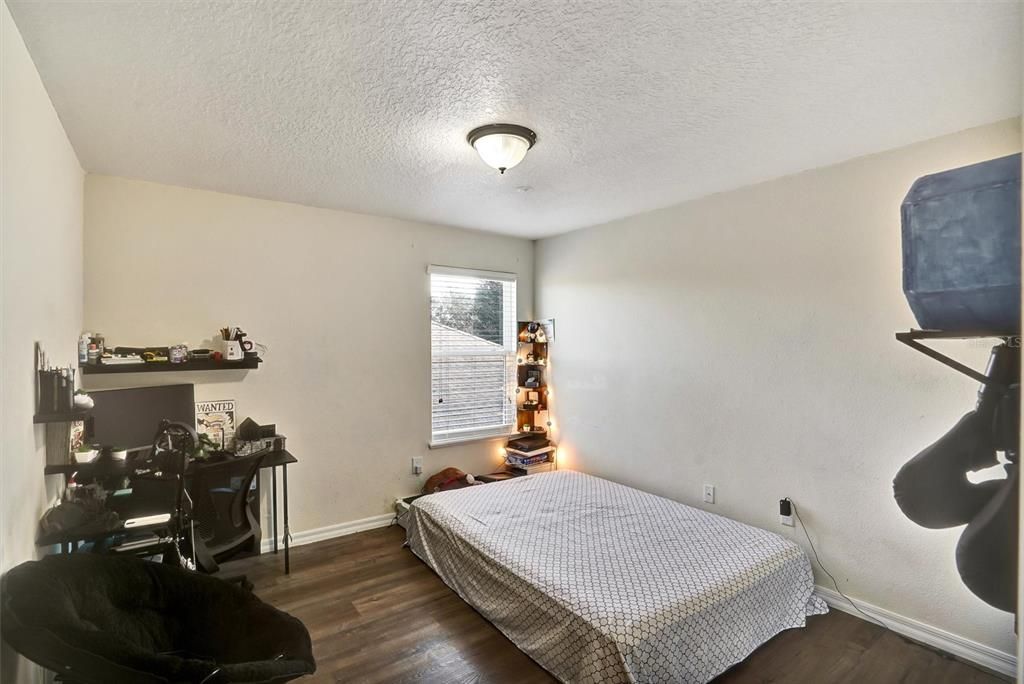 待售: $450,000 (4 贝兹, 2 浴室, 2721 平方英尺)