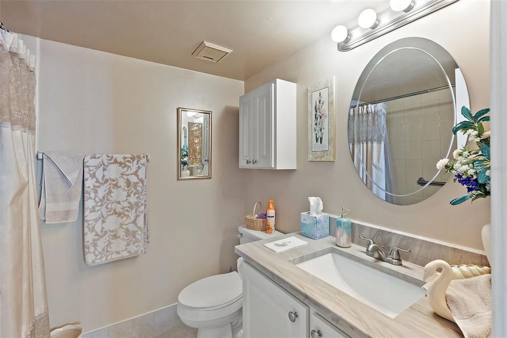 待售: $949,000 (2 贝兹, 2 浴室, 1325 平方英尺)