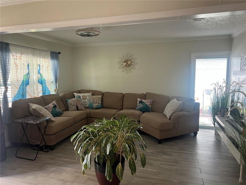 En Venta: $325,000 (3 camas, 2 baños, 1225 Pies cuadrados)