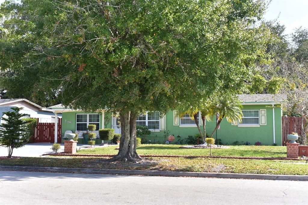 En Venta: $325,000 (3 camas, 2 baños, 1225 Pies cuadrados)