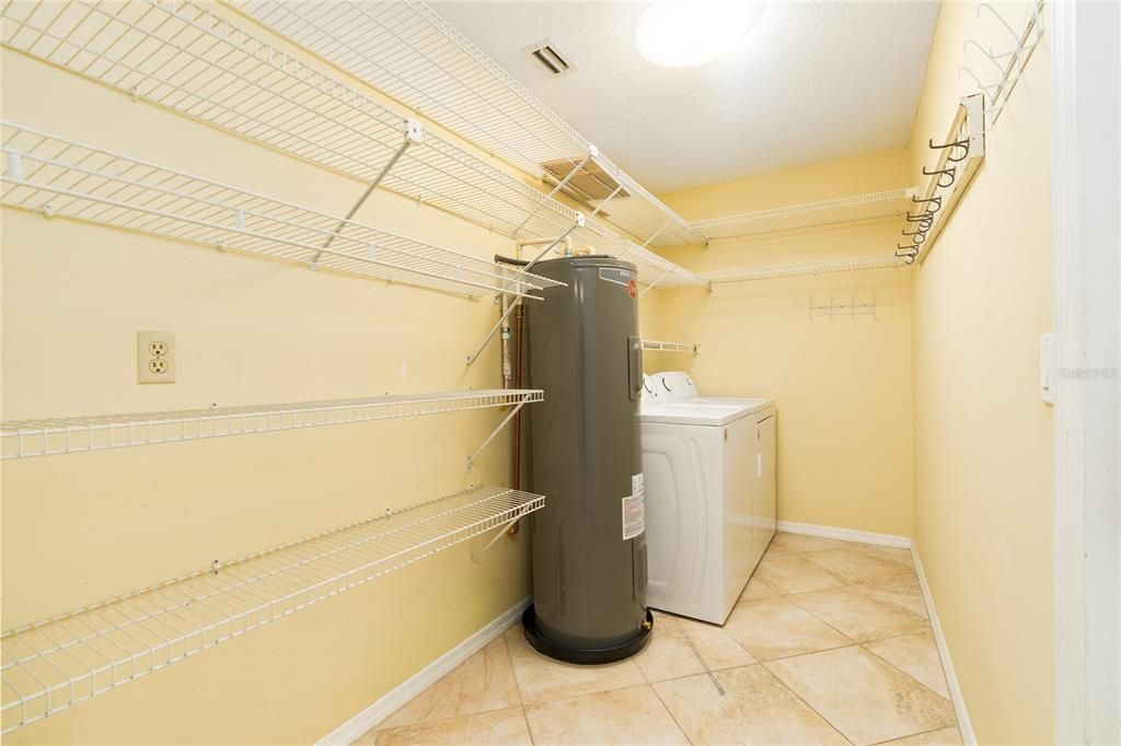 For Sale: $525,000 (2 beds, 2 baths, 1176 Square Feet)