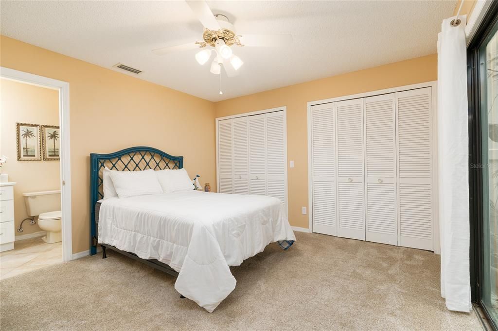 For Sale: $525,000 (2 beds, 2 baths, 1176 Square Feet)