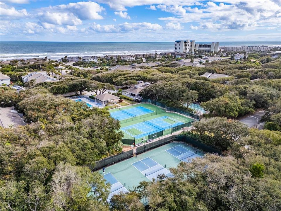 For Sale: $525,000 (2 beds, 2 baths, 1176 Square Feet)