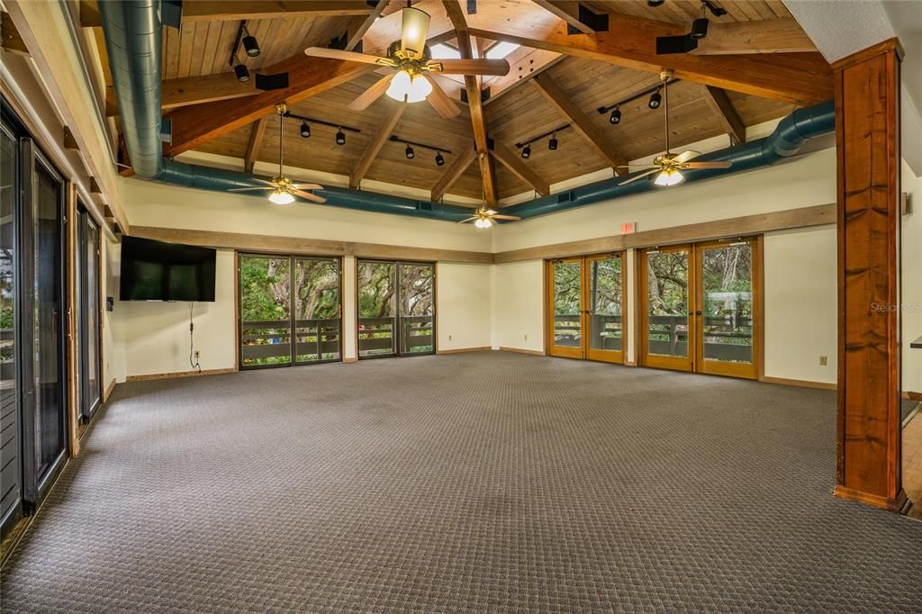 For Sale: $525,000 (2 beds, 2 baths, 1176 Square Feet)