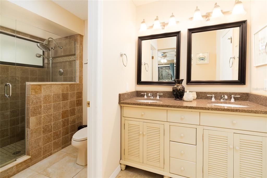 For Sale: $525,000 (2 beds, 2 baths, 1176 Square Feet)