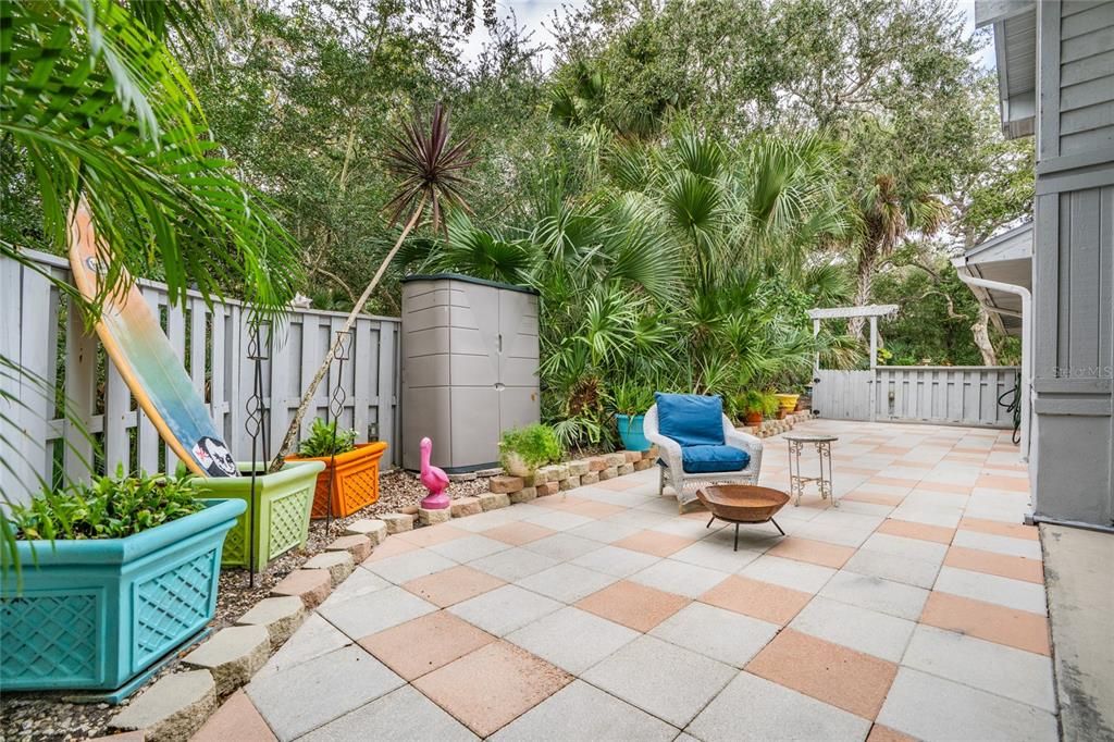 For Sale: $525,000 (2 beds, 2 baths, 1176 Square Feet)