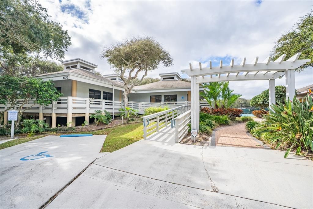 For Sale: $525,000 (2 beds, 2 baths, 1176 Square Feet)