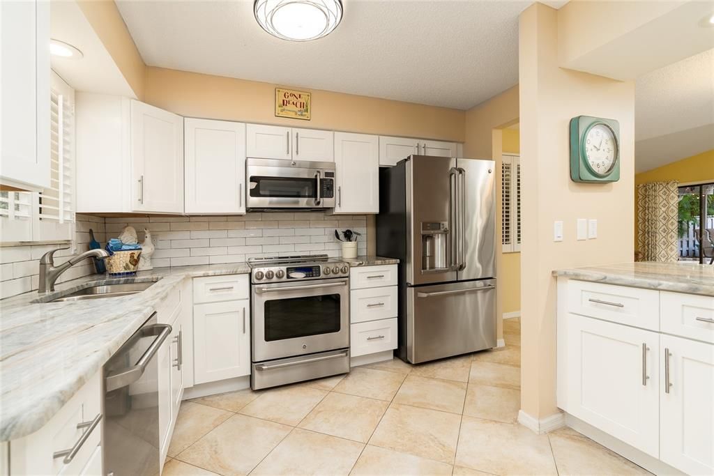 For Sale: $525,000 (2 beds, 2 baths, 1176 Square Feet)