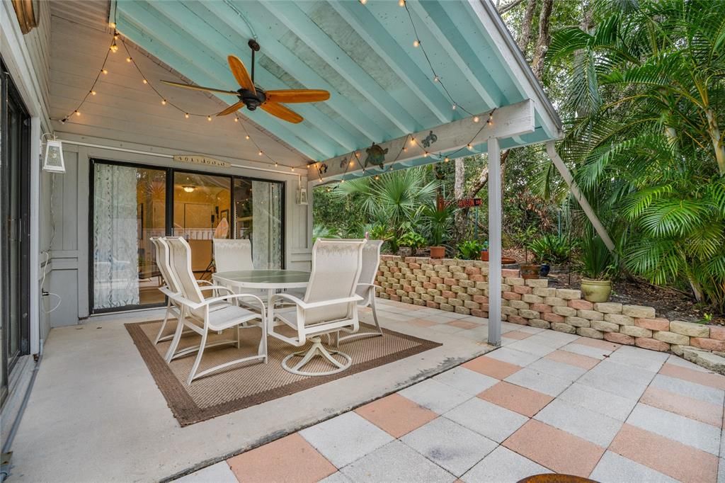 For Sale: $525,000 (2 beds, 2 baths, 1176 Square Feet)