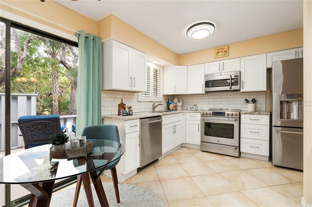 For Sale: $525,000 (2 beds, 2 baths, 1176 Square Feet)