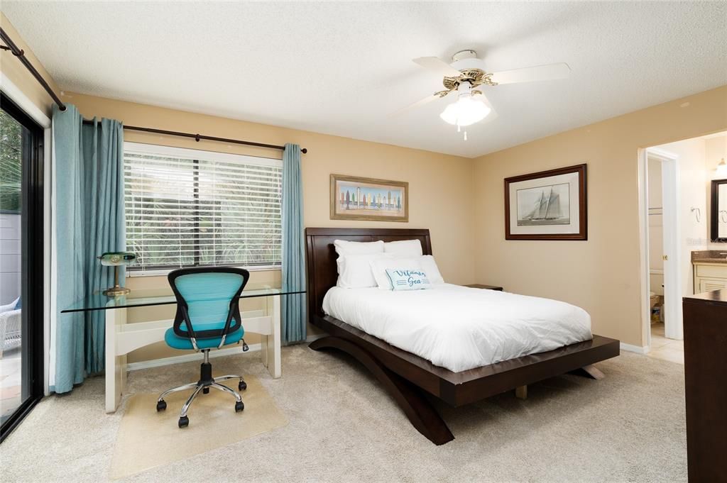 For Sale: $525,000 (2 beds, 2 baths, 1176 Square Feet)