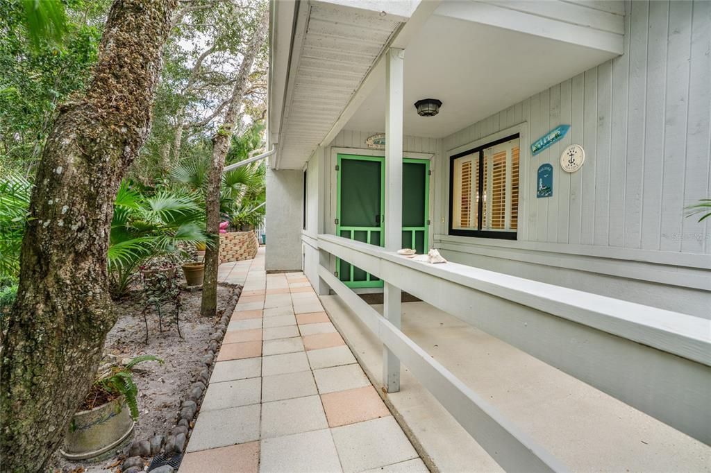 For Sale: $525,000 (2 beds, 2 baths, 1176 Square Feet)