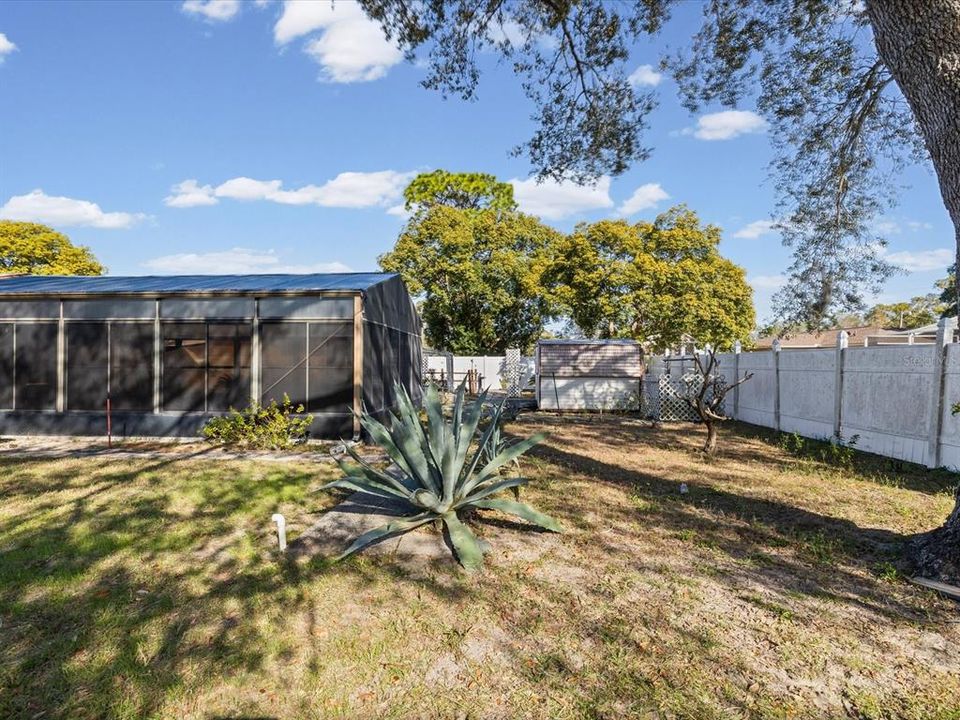 For Sale: $220,000 (2 beds, 2 baths, 846 Square Feet)