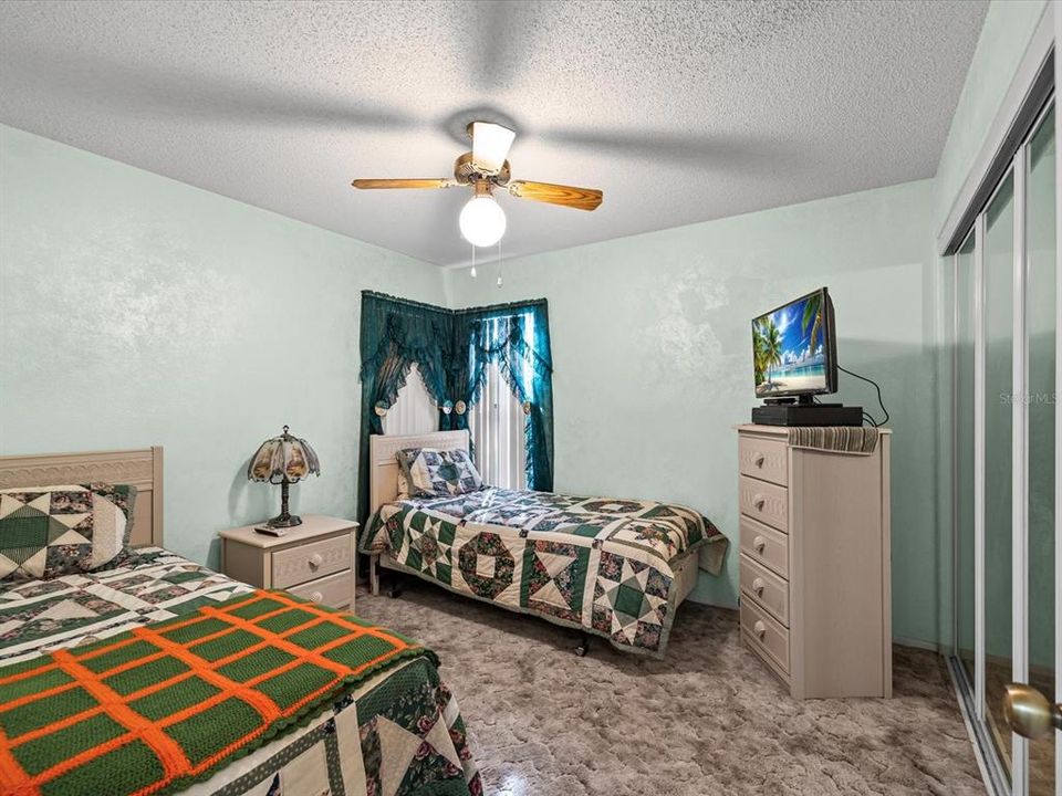 For Sale: $220,000 (2 beds, 2 baths, 846 Square Feet)