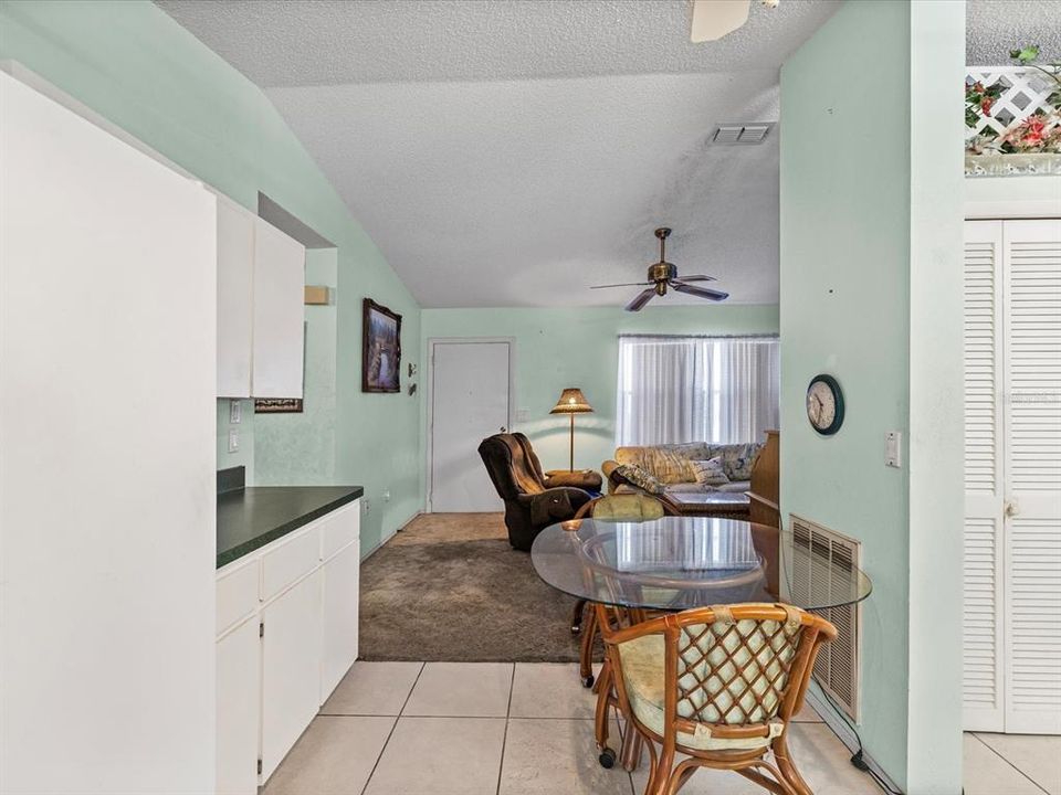 For Sale: $220,000 (2 beds, 2 baths, 846 Square Feet)