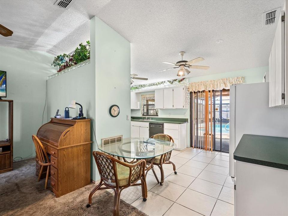 For Sale: $220,000 (2 beds, 2 baths, 846 Square Feet)