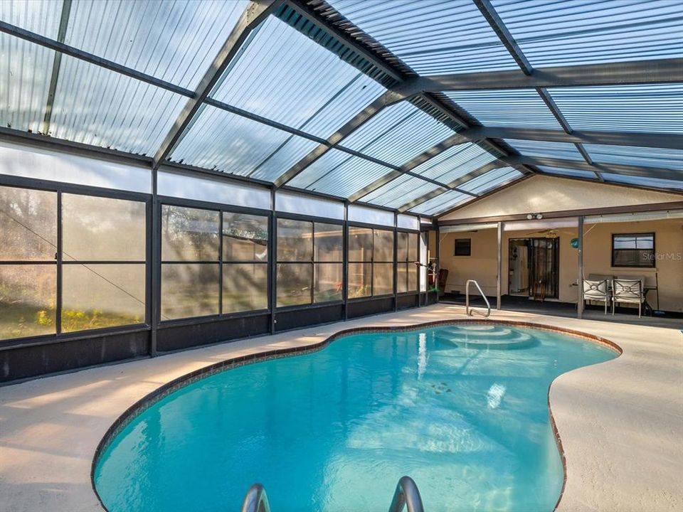 For Sale: $220,000 (2 beds, 2 baths, 846 Square Feet)