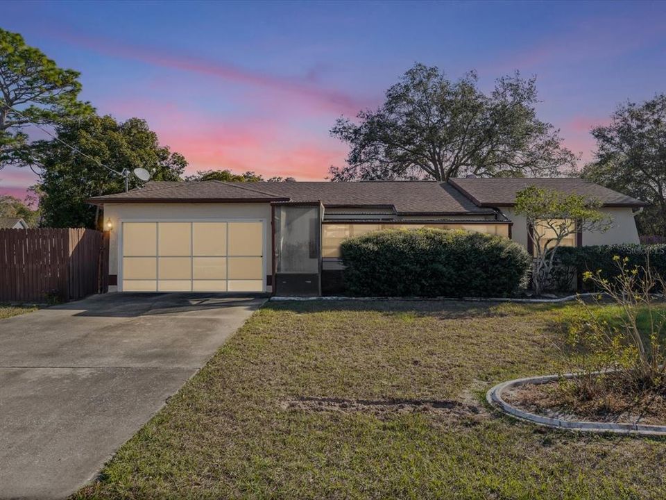 For Sale: $220,000 (2 beds, 2 baths, 846 Square Feet)