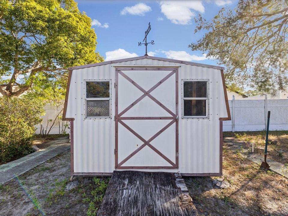 For Sale: $220,000 (2 beds, 2 baths, 846 Square Feet)